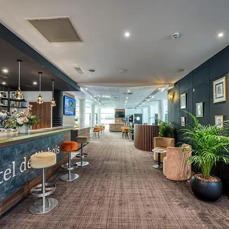 Mercure La Duranne Gare Tgv Отель 4*
