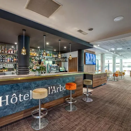 Mercure La Duranne Gare Tgv Отель