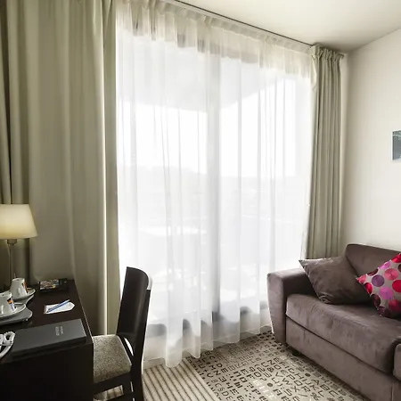 Отель Mercure La Duranne Gare Tgv Экс-ан-Прованс