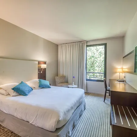 Mercure La Duranne Gare Tgv 4* Экс-ан-Прованс