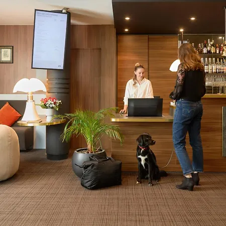 Mercure La Duranne Gare Tgv Отель 4*