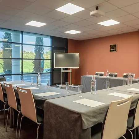 Mercure La Duranne Gare Tgv Отель 4*
