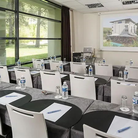Отель Mercure La Duranne Gare Tgv Экс-ан-Прованс